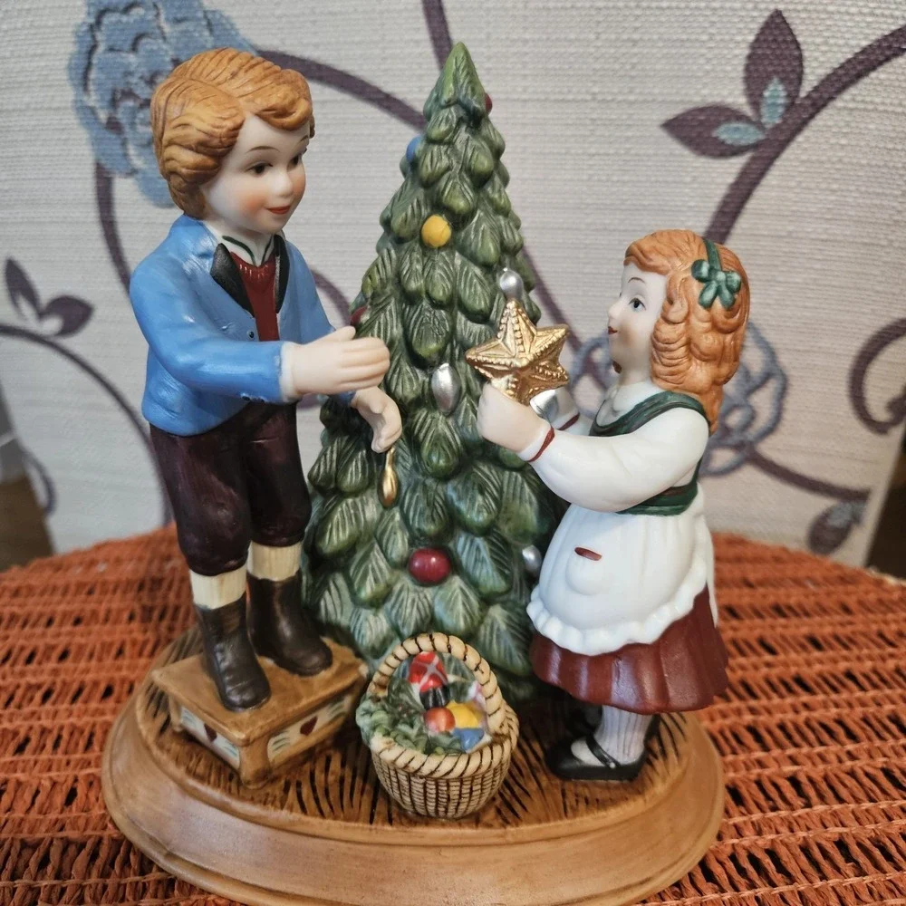Avon 1982 Christmas Memories 